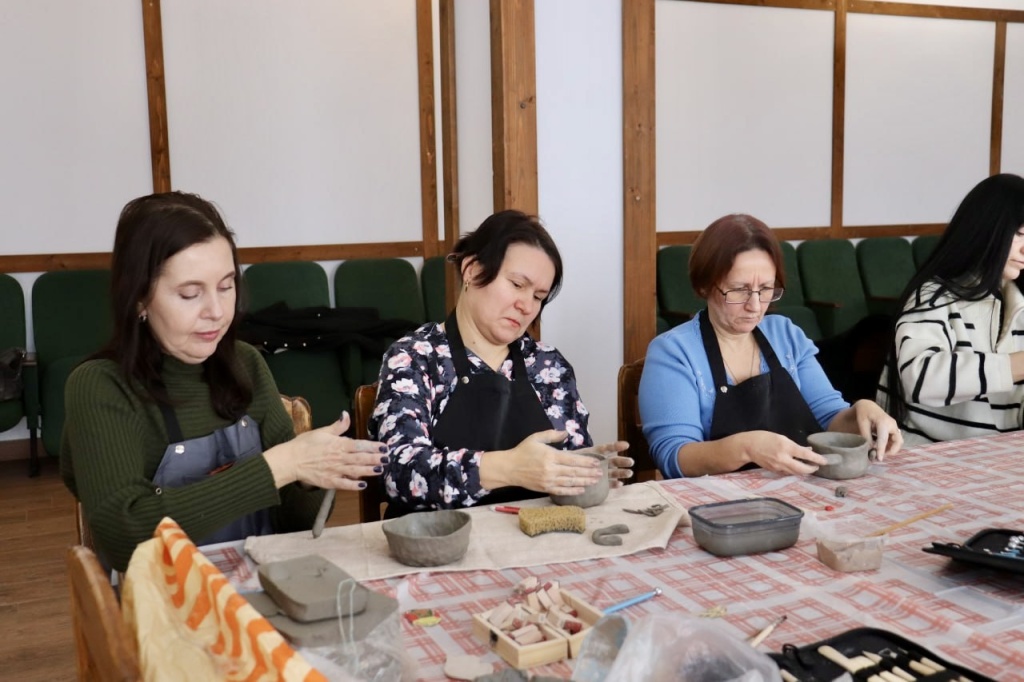 Мастер-класс по лепке из глины прошел успешно
