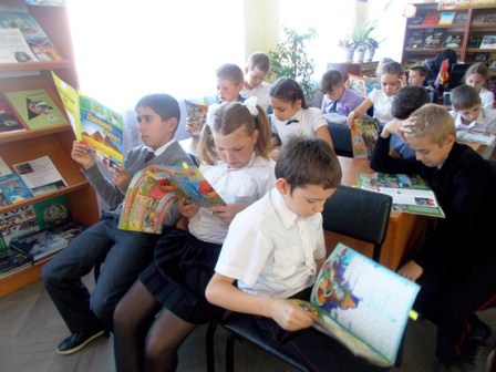 В детской библиотеке школьники совершили "погружение" в детские журналы