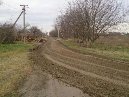 В Марьинском сельском поселении продолжается грейдирование дорог 