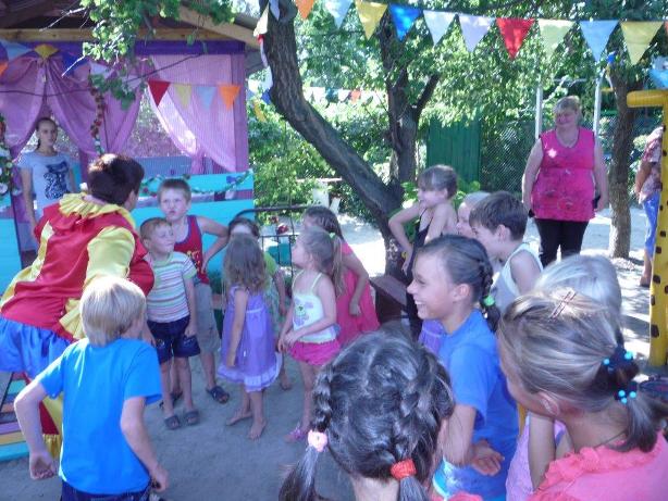 В семье Шкарупиных появилась детская игровая площадка