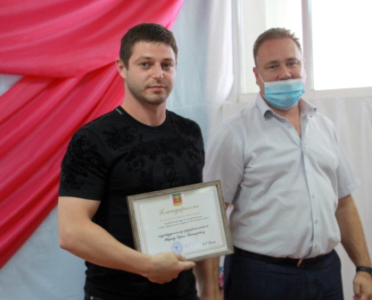 В Тбилисском районе работников торговли поздравили с профессиональным праздником