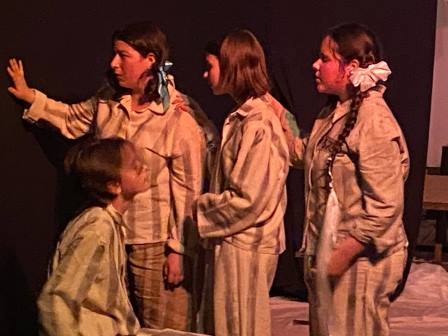 Центр эстетического воспитания детей «ТЮЗ» открыл конкурс-фестиваль детского творчества «Белая акация»