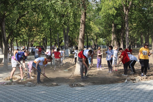 Большой субботник состоялся в тбилисском парке