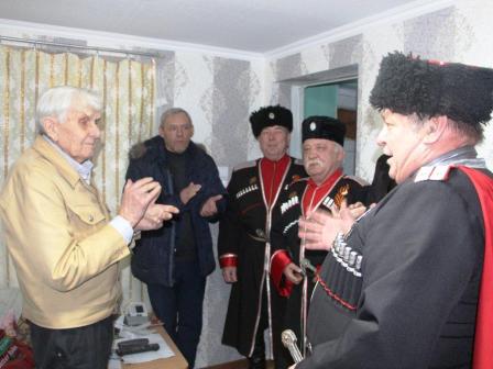 В Тбилисском районе участников Великой Отечественной войны поздравляют с Днем защитника Отечества