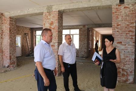 В здании четвертой школы села Ванновского продолжается капитальный ремонт 