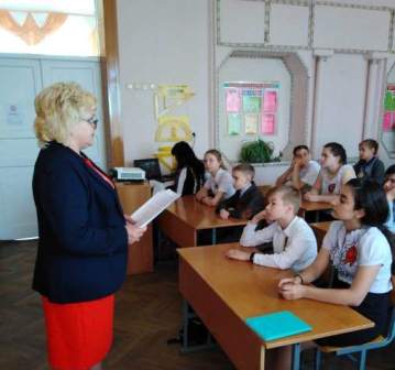 Музыкальный микрофон «И песня тоже воевала»