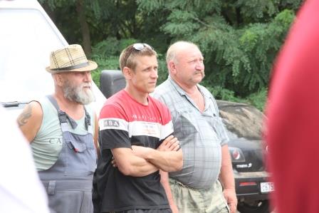 В Тбилисском районе артисты выступают на полях