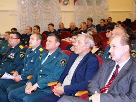 В Тбилисском районе спасателей поздравили с профессиональным праздником