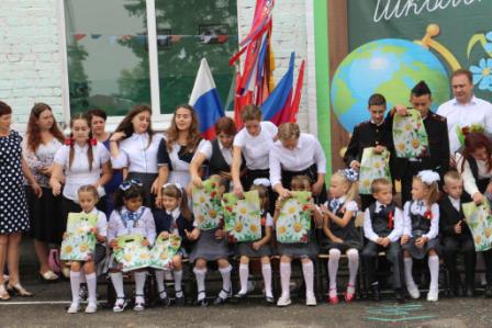 Первый звонок прозвенел в школах Тбилисского района
