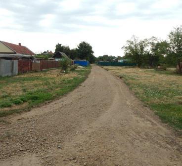 В поселке Первомайском прогрейдировали дороги