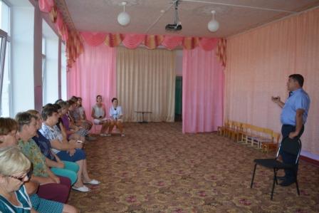 Глава Ванновского поселения встречается с трудовыми коллективами