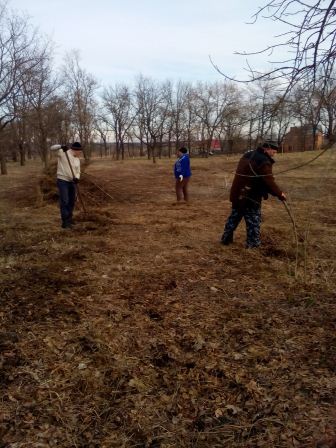 В Тбилисском районе продолжаются субботники