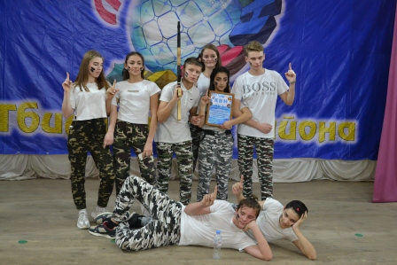 Команда первой школы стала победителем школьной Лиги КВН 2019 года