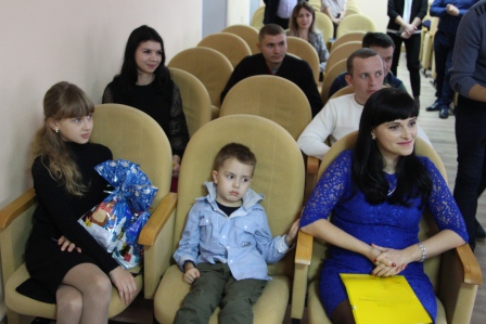 В Тбилисском районе в канун Нового года 8 сирот получили квартиры