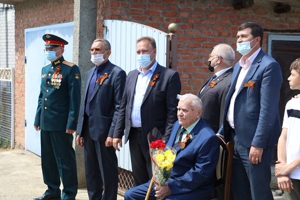 Для тбилисских ветеранов организовали парады Победы