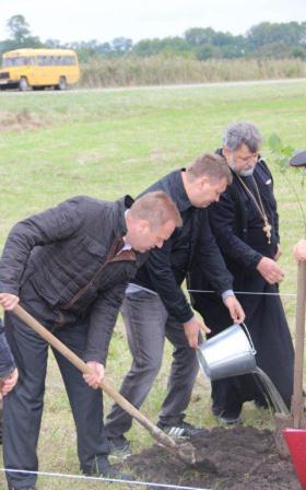 В Тбилисском районе заложили аллею в память о казаках Андрея Гречишкина