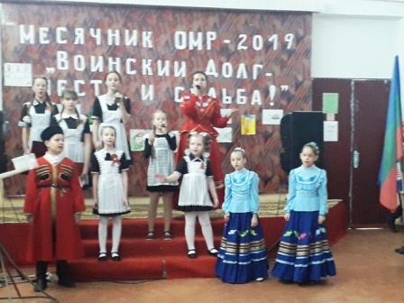 В тбилисских школах прошли линейки, посвященные освобождению Тбилисского района от немецко-фашистских захватчиков