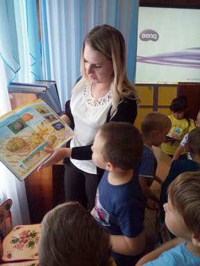 Сотрудники библиотеки посетили детский сад «Наше счастье» 
