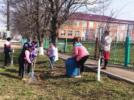 Тбилисцы приняли участие во Всекубанском субботнике