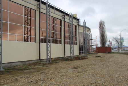 Евгений Ильин строго контролирует строительство спорткомплекса