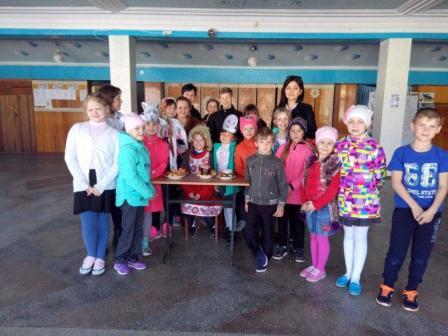 Маленькие ловлинцы поставили сказку «Пасхальный колобок»