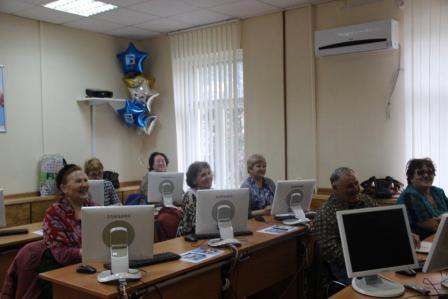 В Тбилисской пенсионеры сели за парты 