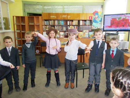 Накануне женского праздника 8 Марта в детской библиотеке проходят литературно-игровые программы 