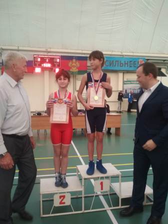 Тбилисские спортсменки заняли призовые места на Всероссийском турнире по вольной борьбе