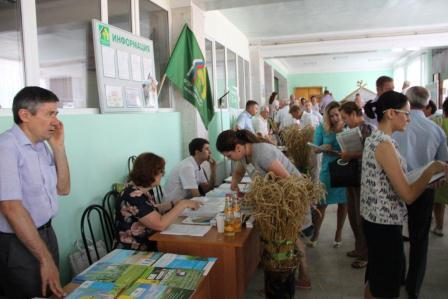 В Тбилисском районе состоялось краевое предуборочное совещание