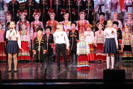 Ветераны из Тбилисского района приняли участие в праздничном концерте в Краснодаре