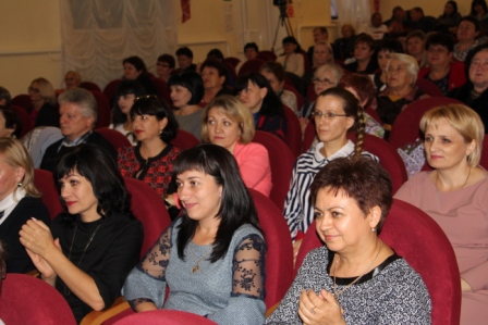 В Тбилисском районе поздравляют педагогов