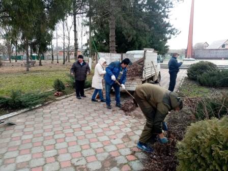 Субботник на памятнике