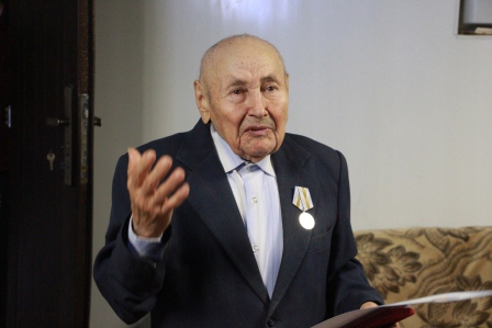 Трем ветеранам из Тбилисского района вручили медали в честь 75-летия Победы