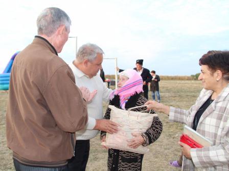 Яркий праздник прошел в поселке Терновом 