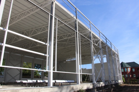 В Тбилисской продолжается строительство малобюджетного спортивного комплекса