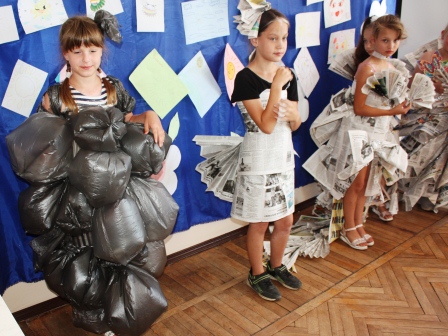 В пятой школе прошел необычный показ моды