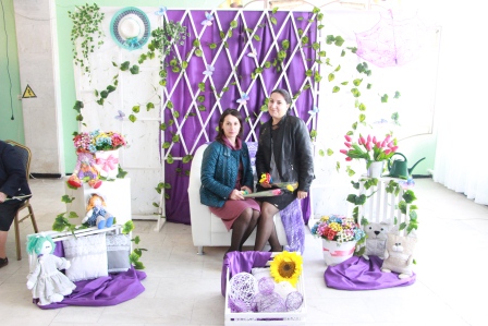 Жительниц Тбилисского района поздравили с наступающим 8 марта