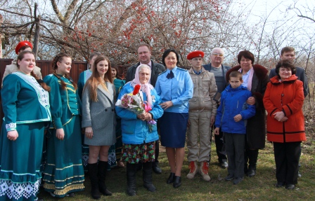 В Тбилисском районе труженицам тыла вручили юбилейные медали