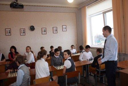 В тбилисской школе № 5 открылся шахматный клуб «Дебют»