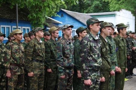 Тбилисские школьники постигают азы военной науки