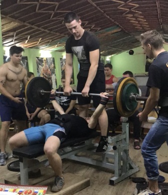 В Тбилисской прошел турнир по жиму штанги лежа