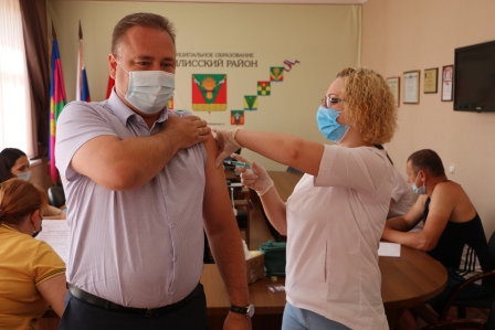 12 июля в администрации Тбилисского района состоялся второй прививочный день
