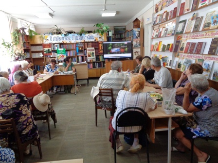 В районной библиотеке прошла встреча клуба «6 соток»