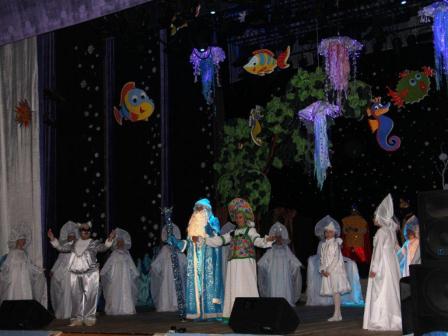 Глава района поздравил детей с новогодними праздниками