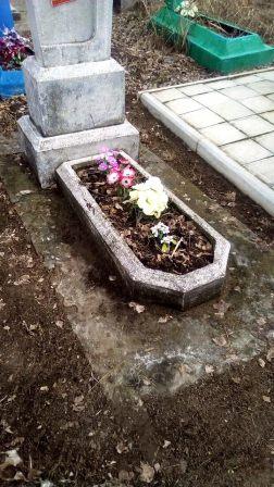 В Тбилисской на могилах ветеранов навели порядок