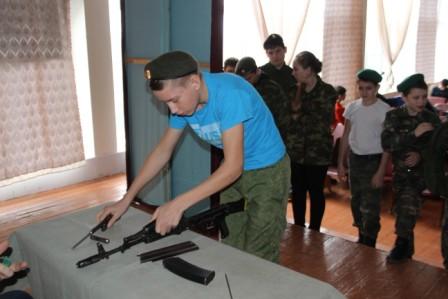 В шестой школе прошли районные соревнования по стрельбе из пневматической винтовки