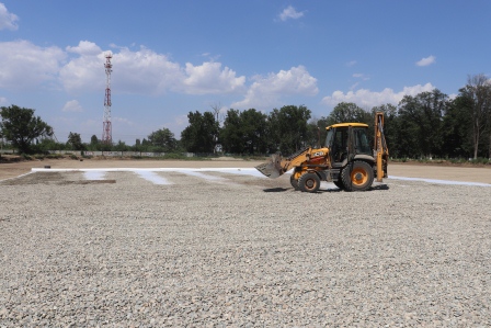 В Тбилисском районе продолжается строительство стадиона и центра единоборств