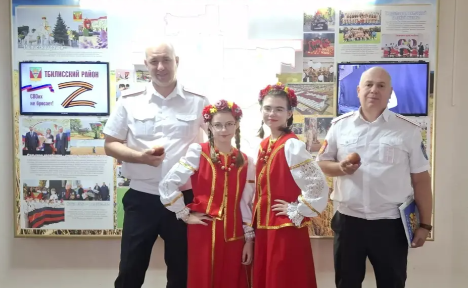 Казачата угостили земляков освященными яблоками