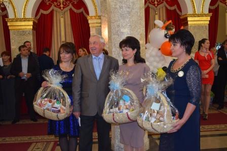 В Краснодарской филармонии выбирали самую красивую доярку Кубани.