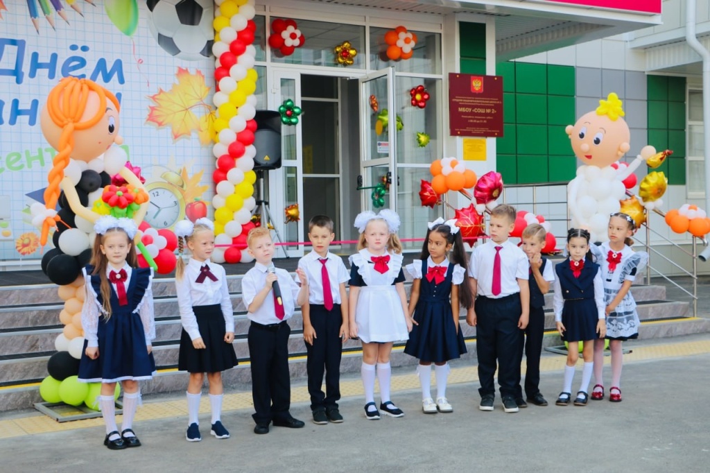 В Тбилисском районе распахнула свои двери новая современная школа!